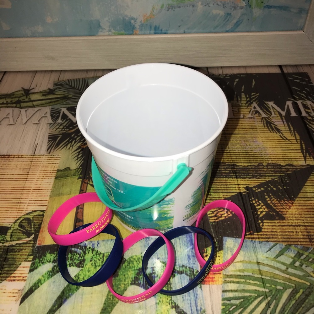 🦜NEW 5 MARGARITAVILLE JELLY BRACELETS🦜